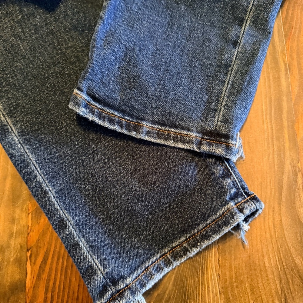 American Eagle distressed mom Jean - Picture 7 of 8
